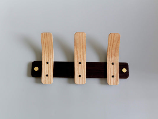 Oak Coat Rack - Tordu - Brass