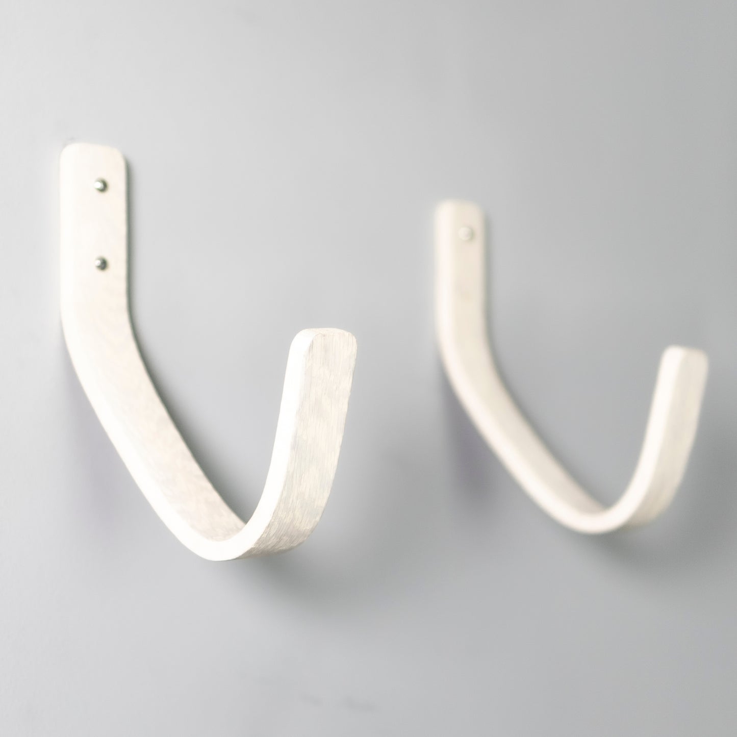 Waves 2.0 | Longboard - Surfboard Wall Mounts | Nordic White