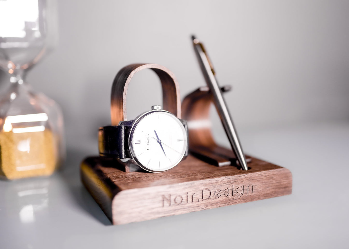 Noir.Design watch and pen stand 