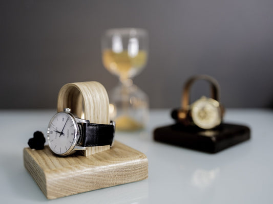 Luxury Oak Single Watch Stand Holder - Watch Display - NOIR.DESIGN